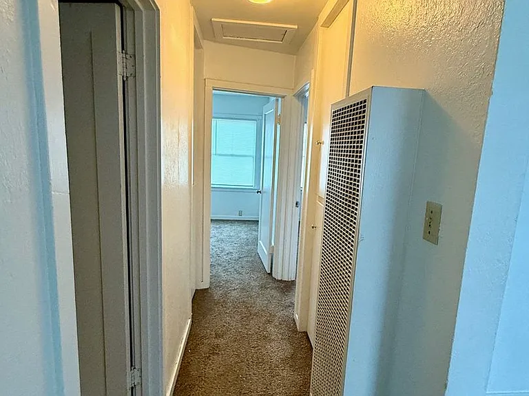 462 S Shasta St — Photo 6