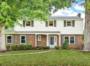 978 Waldwick Dr, Pittsburgh, PA