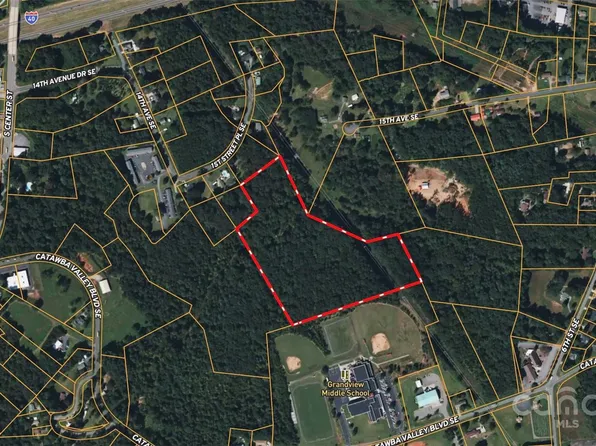 1539 1st Street Pl SE, Hickory, NC 28602