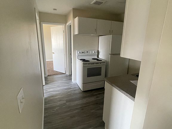 5th image of 540 W College St APT 42