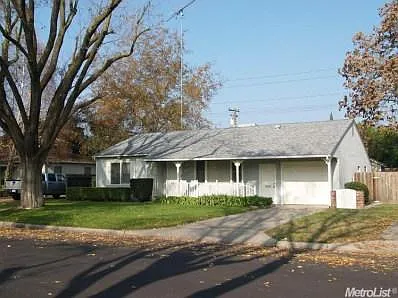 1125 Woodman Way photo 1