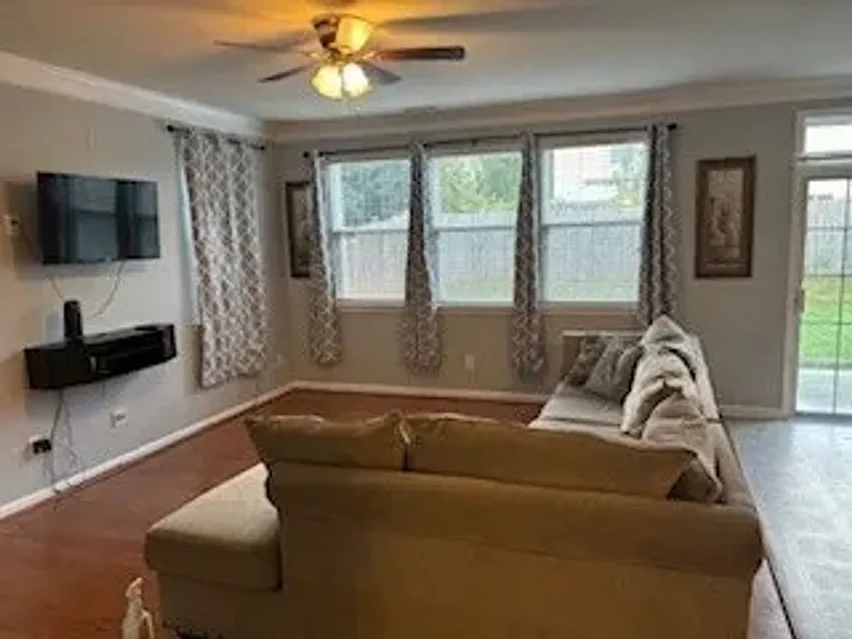 120 Milpass Dr — Photo 17