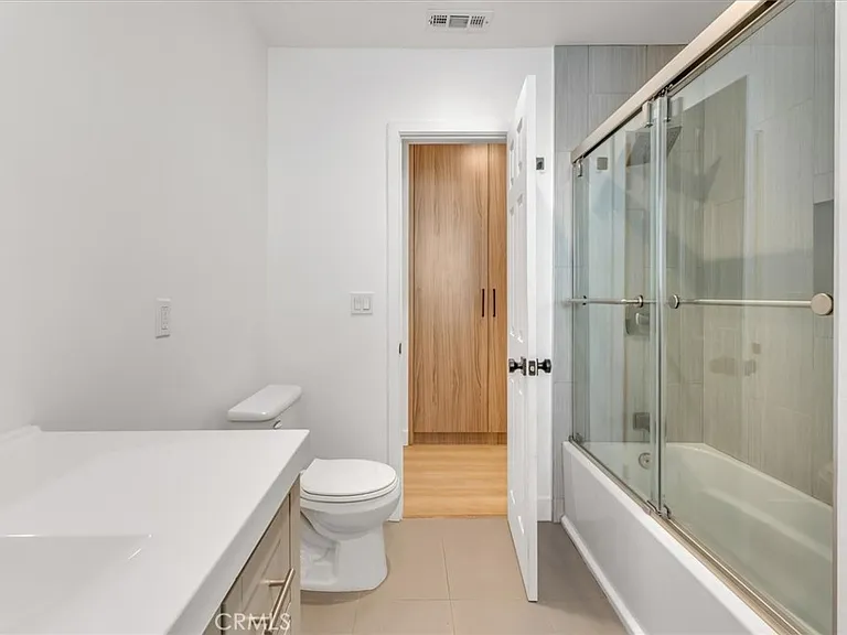 11528 Balboa Blvd — Photo 29