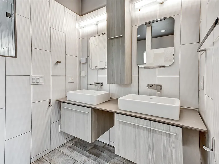 7001 Buckingham Blvd — Photo 12