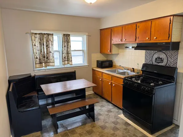 846 S 21st Ave APT 1E, Maywood, IL 60153