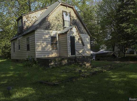 2nd image of 15475 Portis St