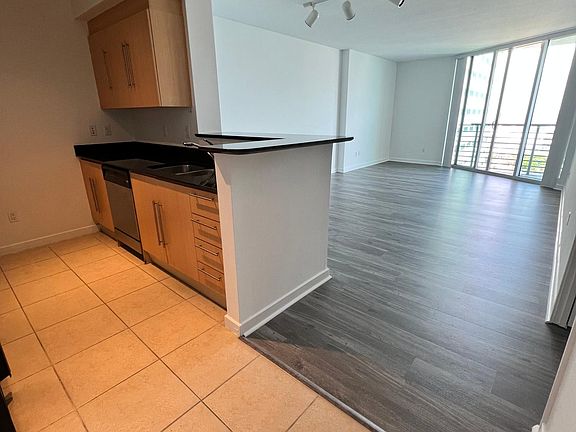 4th image of 325 Biscayne Blvd Unit 3416
