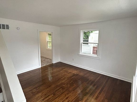 2nd image of 3024 Brambleton Ave SW #2