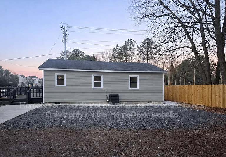 5033 Sunset Lake Rd — Photo 4