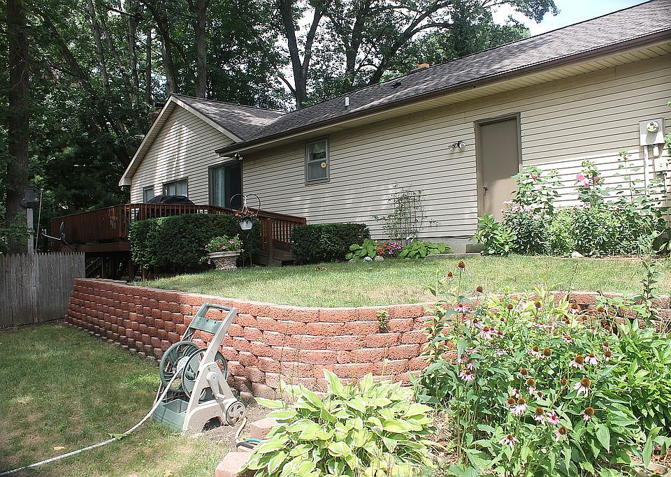 2nd image of 1884 Pinecroft Ln SW