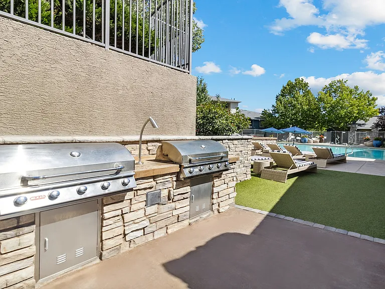 Terraces at Glassford Hill — Photo 26