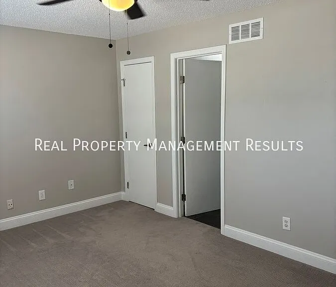114 Olde Newburgh Dr — Photo 10
