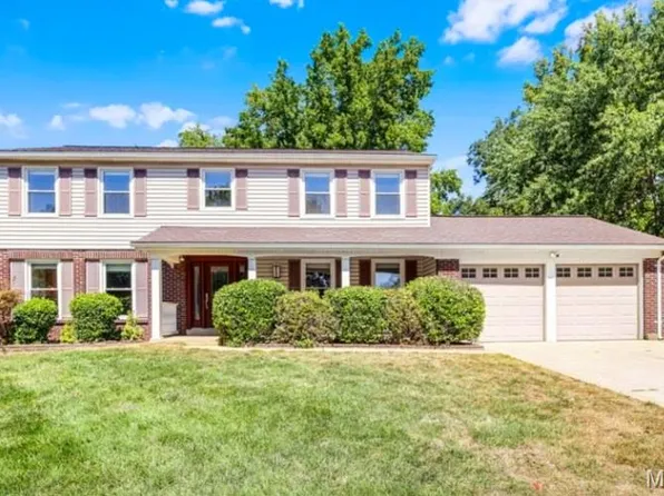 11749 Summerwood Dr, Saint Louis, MO 63146