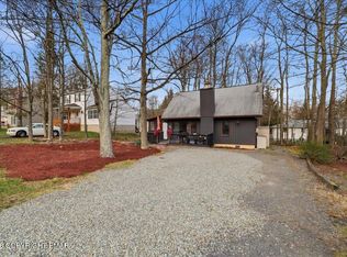 9205 Westwood Dr, Tobyhanna, PA 18466