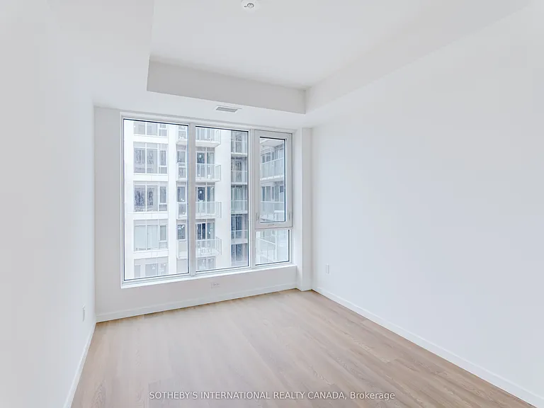 689 The Queensway #429 — Photo 14