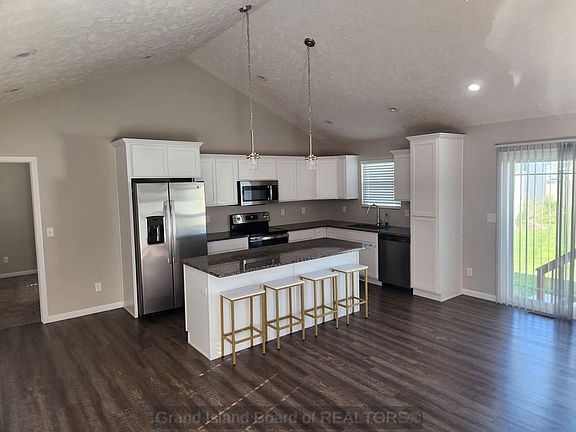 2nd image of 526 Schmidt Cir