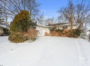 6543 Longridge Rd, Mayfield Heights, OH 44124