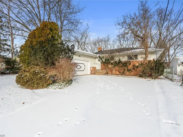 6543 Longridge Rd, Mayfield Heights, OH 44124