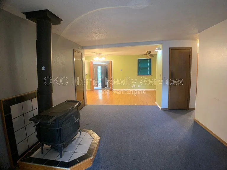 4900 S Dimple Dr — Photo 2