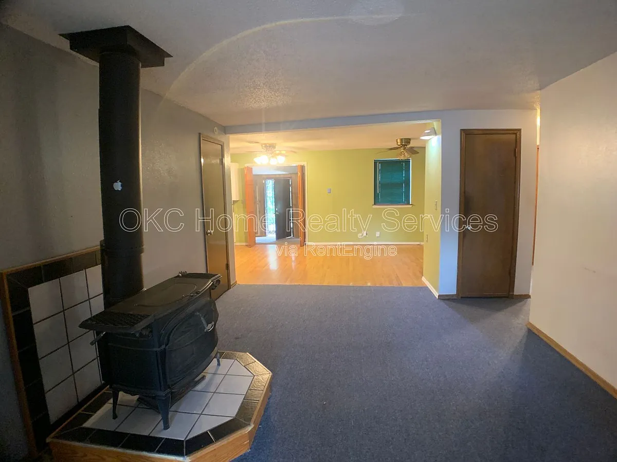 Building Photo - 4900 S Dimple Dr