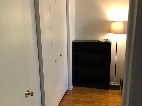 5th image of 1928 South St #2R
