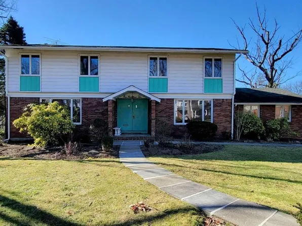 110 Edgemont Pl, Teaneck, NJ 07666