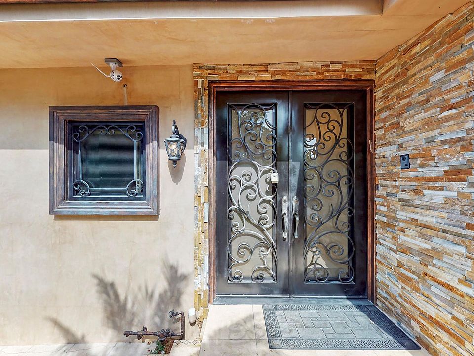1st image of 2228 Cass Ave