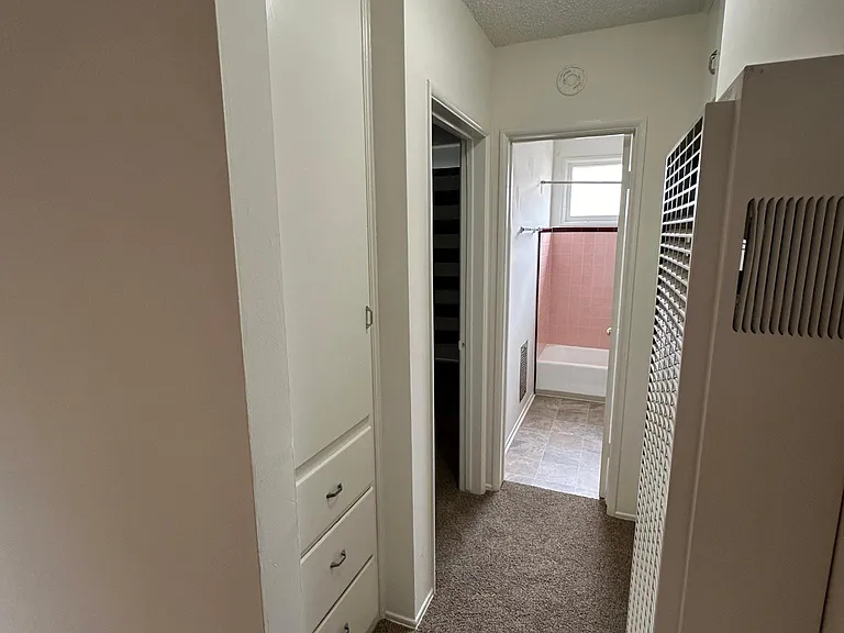 24982 Court St #B — Photo 10