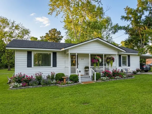 313 S Summer St, Centerville, TX 75833