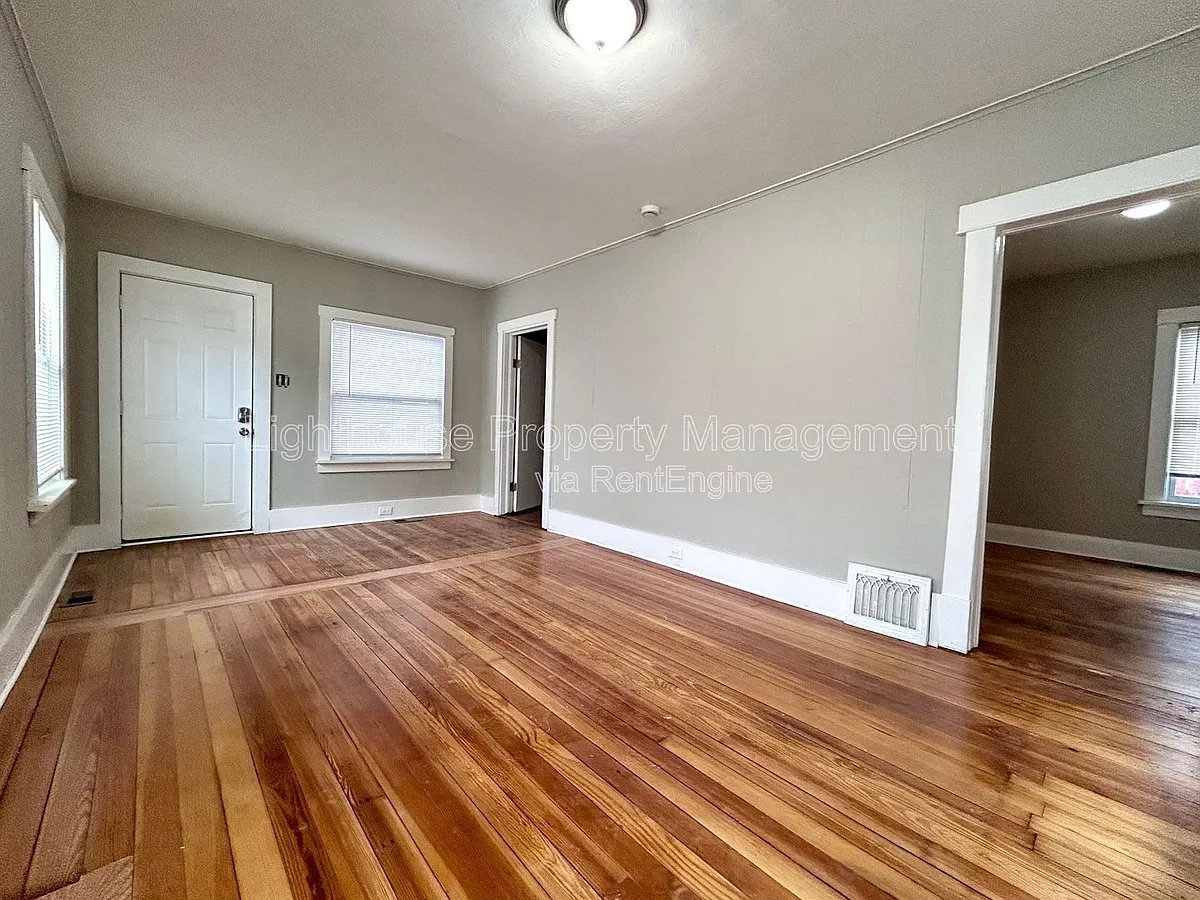 Building Photo - 1768 Elwood St