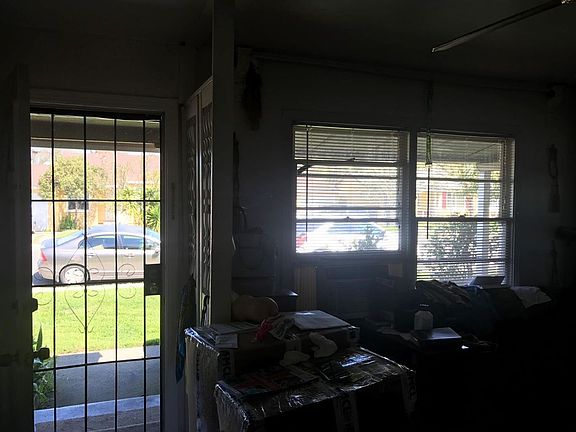 4th image of 5212 Gordon Dr