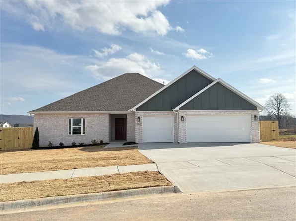 201 W Gilpin St, Farmington, AR 72730