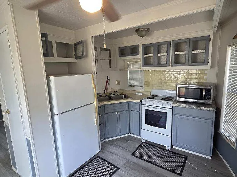 4001 W Silver Springs Blvd #112 — Photo 1