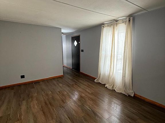 4th image of 122 Cave Hill Ln