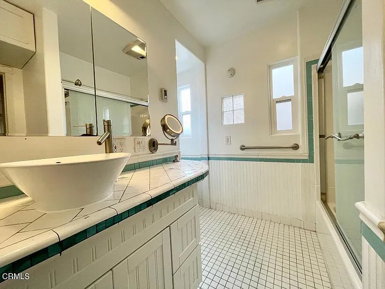 240 N Surfside Dr — Photo 27