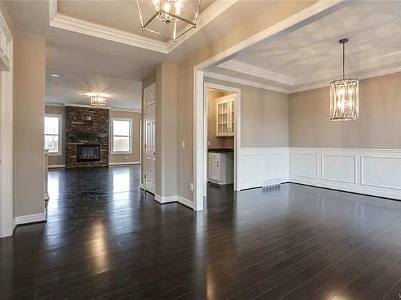 4th image of 36 Hampton Ct