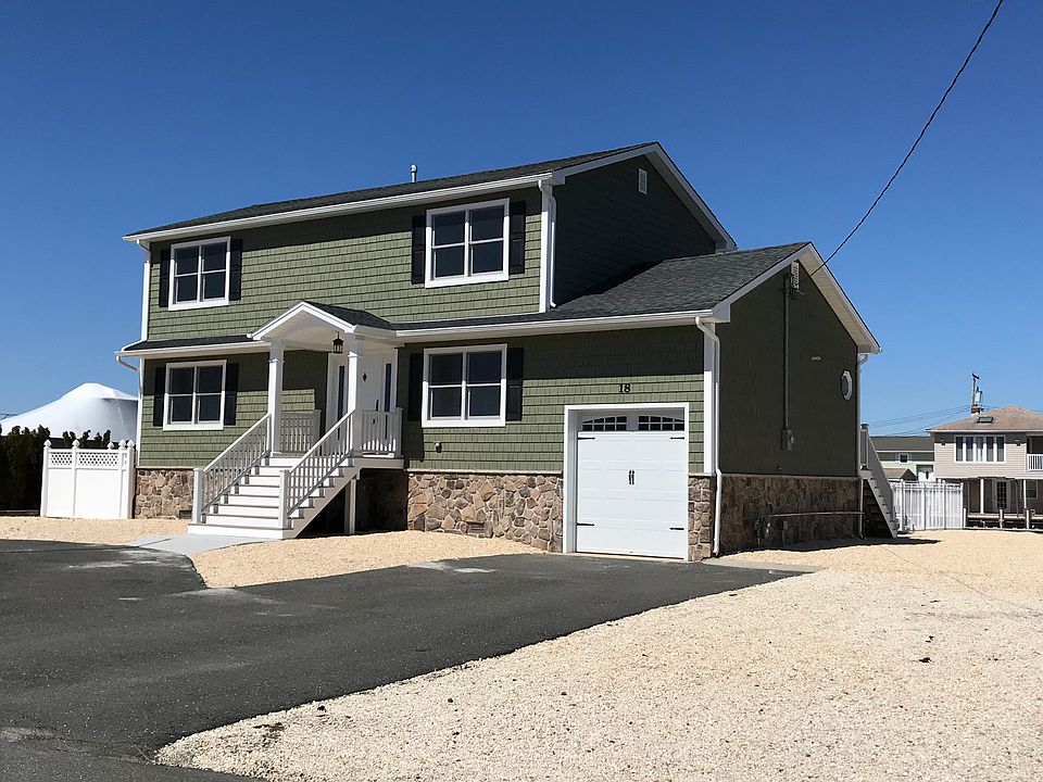 1st image of 18 Bahama Ave