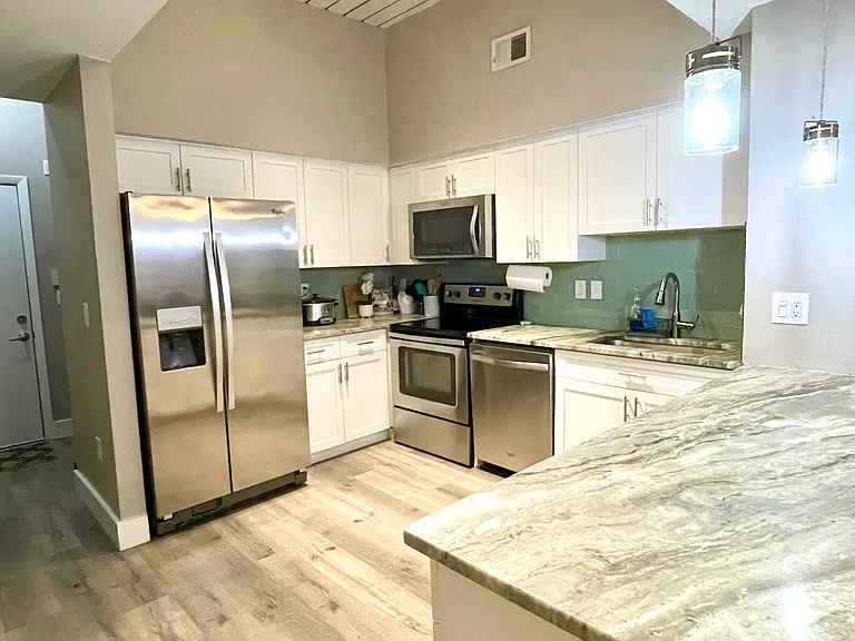 520 S Armenia Ave — Photo 24