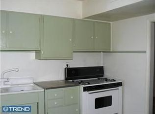 14 Morris Rd, New Castle, DE 19720