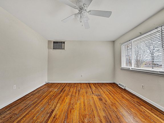 4th image of 3039 Creekwood Dr