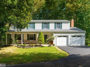 8835 Woodlawn Way, Springfield, VA 22153