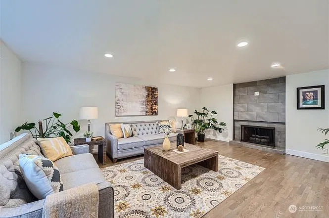 4 bed, 3320 sqft, $4,600 — Photo 4
