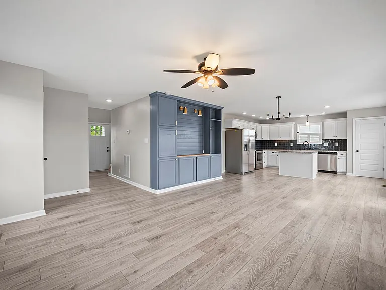133 Tomahawk Pointe — Photo 8