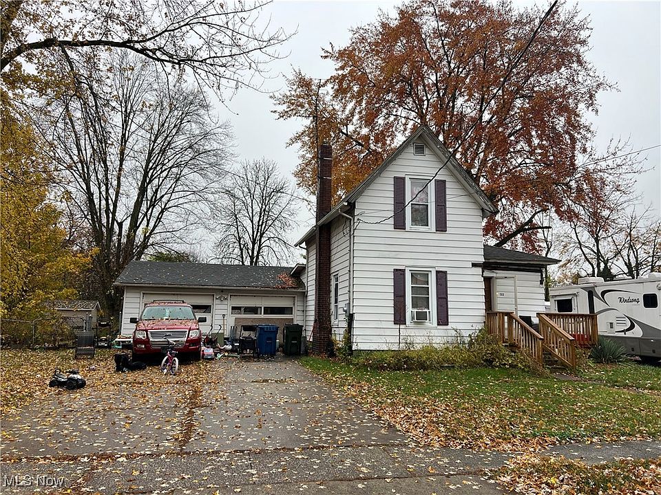 2nd image of 132 Hale St