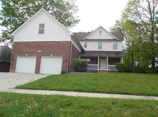 912 Rotherham Cir, Beech Grove, IN 46107
