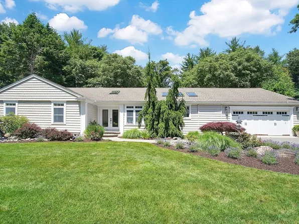 54 Glenbrook Ln, Longmeadow, MA 01106