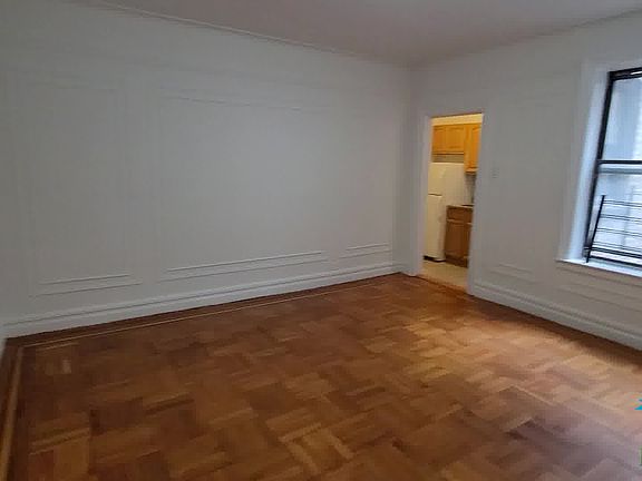 2nd image of 3175 Grand Concourse #J2