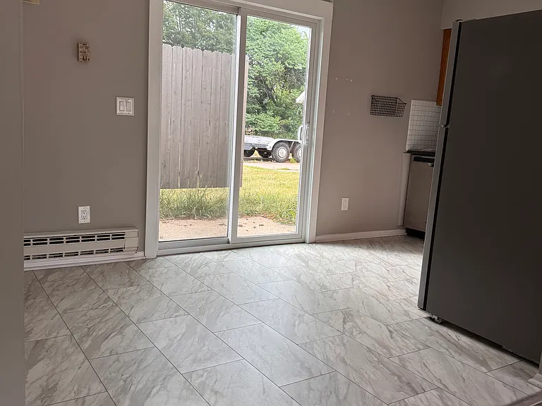501 Fowler St — Photo 7