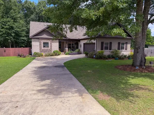 107 Littleleaf Ct, Dothan, AL 36301