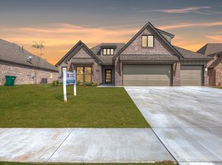 13 E 32nd St, Sand Springs, OK 74063